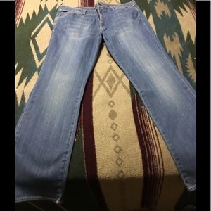 Low rise jeans